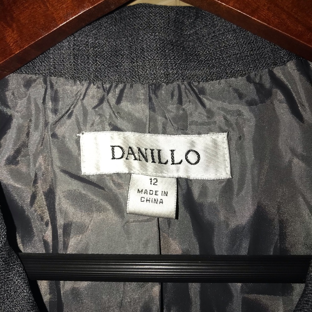 Woman’s jacket - Picture 3 of 8